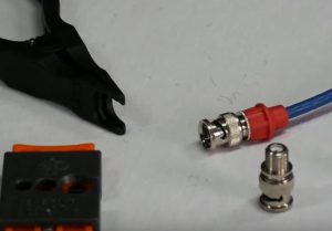 Wiederverwendbarer BNC Kompressions-Stecker für verschiedene Kabelstärken