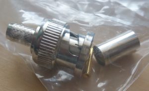BNC Crimp-Stecker mit Goldkontakten für HD-SDI Videotechnik